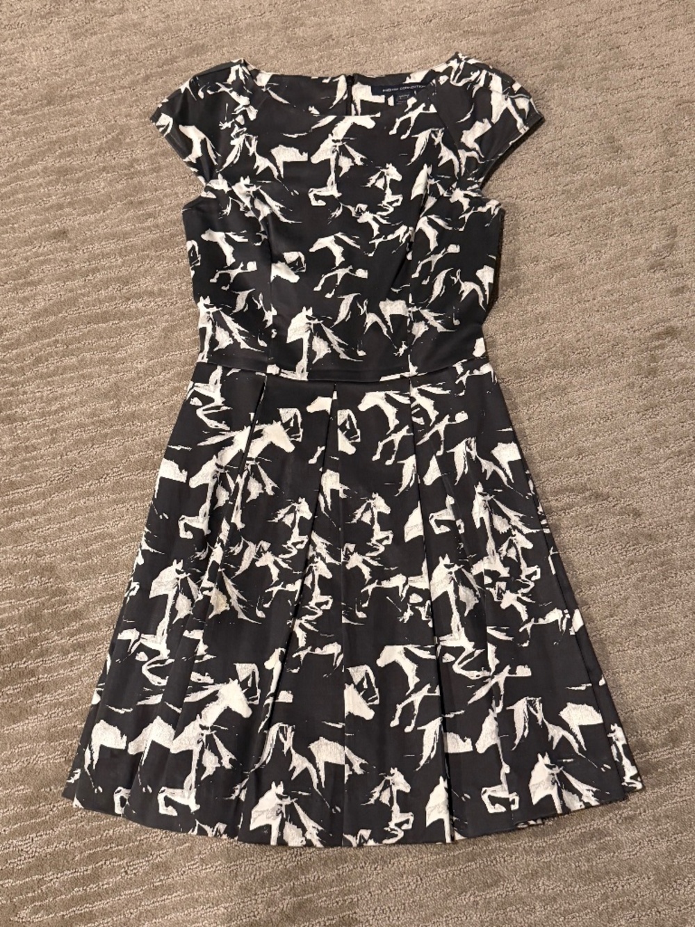 French Connection Women’s Short Sleeve Black & White Dress Size 0